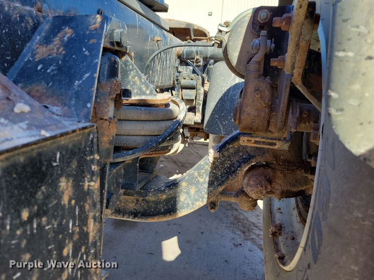 image for item NB9852 1997 Ford L9000 semi truck