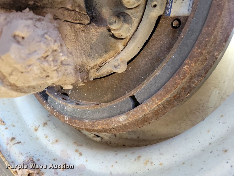 image for item NB9852 1997 Ford L9000 semi truck