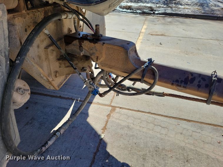 image for item NB9853 2000 Trail King end dump pup trailer