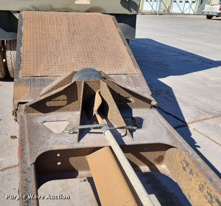 image for item NB9853 2000 Trail King end dump pup trailer