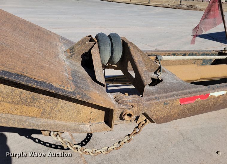 image for item NB9853 2000 Trail King end dump pup trailer