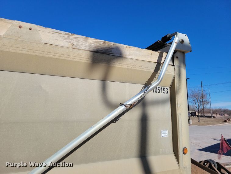 image for item NB9853 2000 Trail King end dump pup trailer