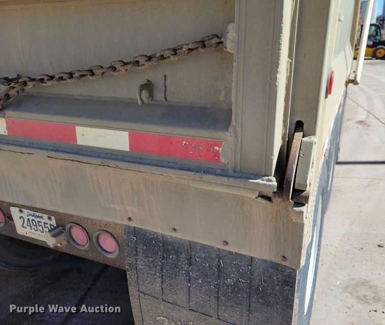 image for item NB9853 2000 Trail King end dump pup trailer