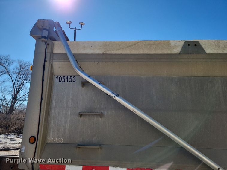 image for item NB9853 2000 Trail King end dump pup trailer