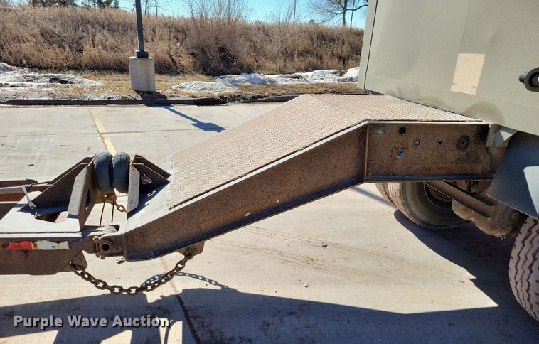 image for item NB9853 2000 Trail King end dump pup trailer