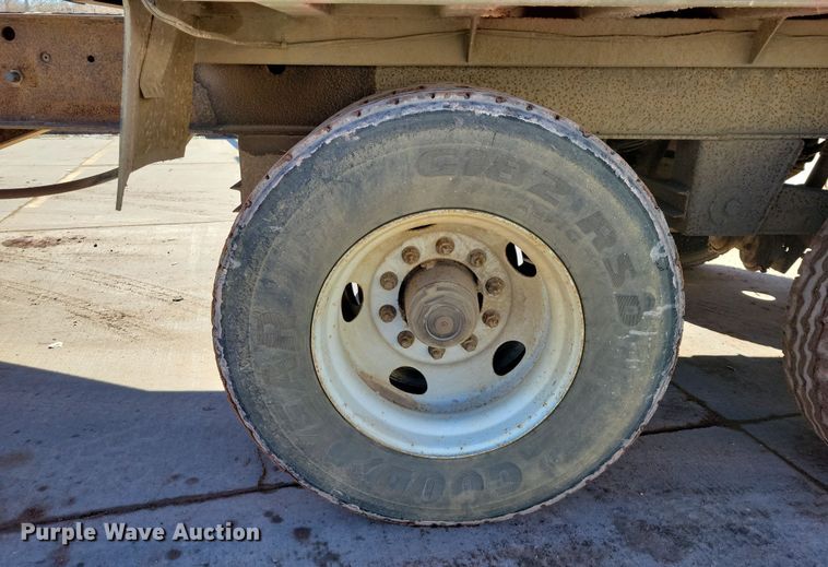 image for item NB9853 2000 Trail King end dump pup trailer