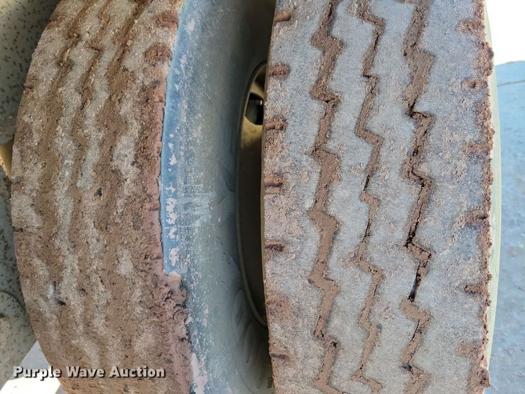 image for item NB9853 2000 Trail King end dump pup trailer