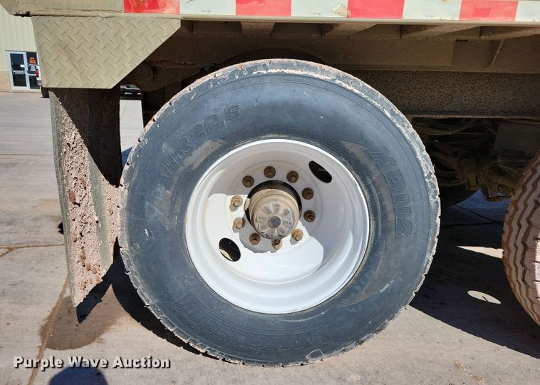 image for item NB9853 2000 Trail King end dump pup trailer