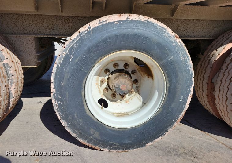 image for item NB9853 2000 Trail King end dump pup trailer