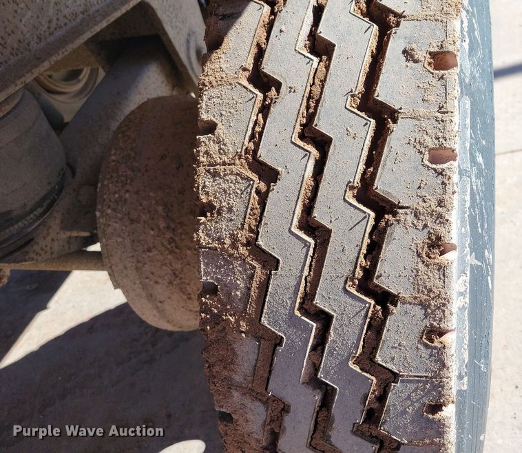 image for item NB9853 2000 Trail King end dump pup trailer