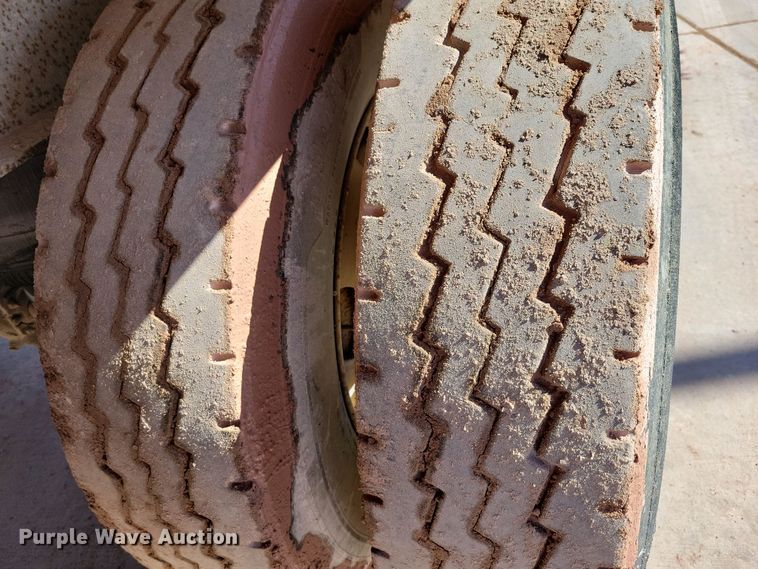 image for item NB9853 2000 Trail King end dump pup trailer