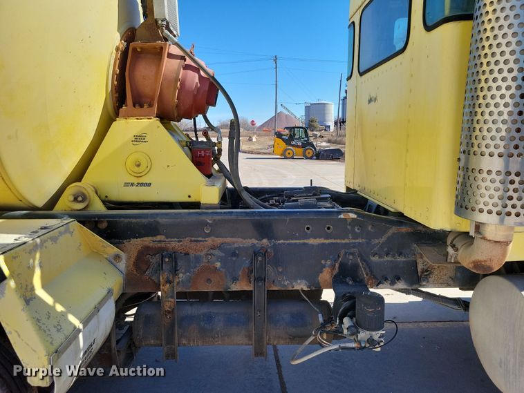 image for item NB9854 2006 Kenworth W900 ready mix truck