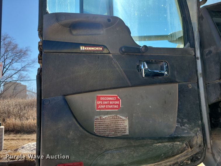 image for item NB9854 2006 Kenworth W900 ready mix truck