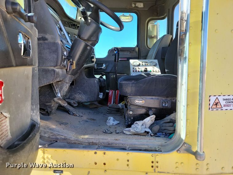 image for item NB9854 2006 Kenworth W900 ready mix truck