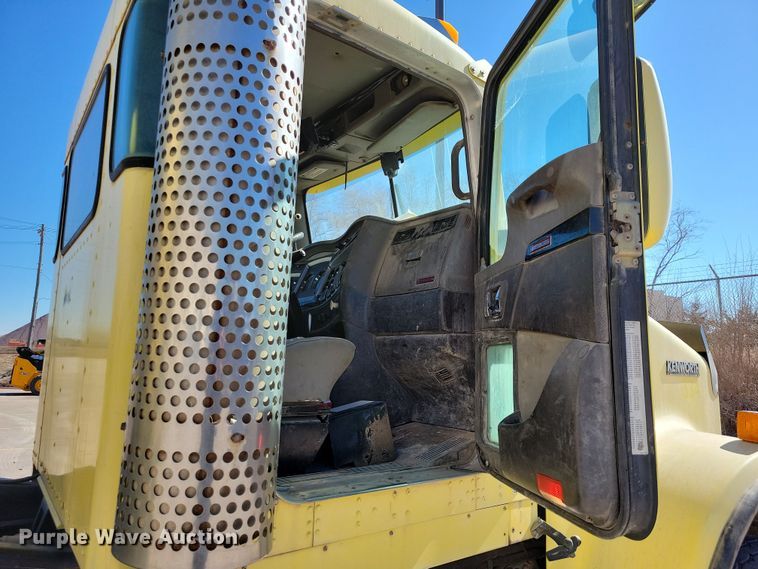 image for item NB9854 2006 Kenworth W900 ready mix truck