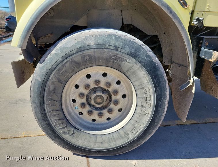 image for item NB9854 2006 Kenworth W900 ready mix truck