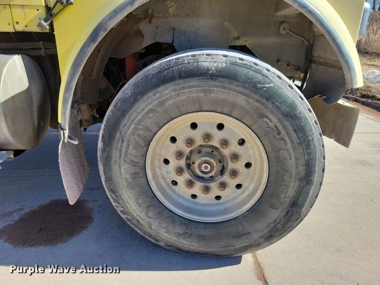 image for item NB9854 2006 Kenworth W900 ready mix truck