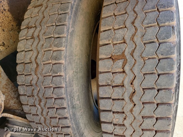 image for item NB9854 2006 Kenworth W900 ready mix truck