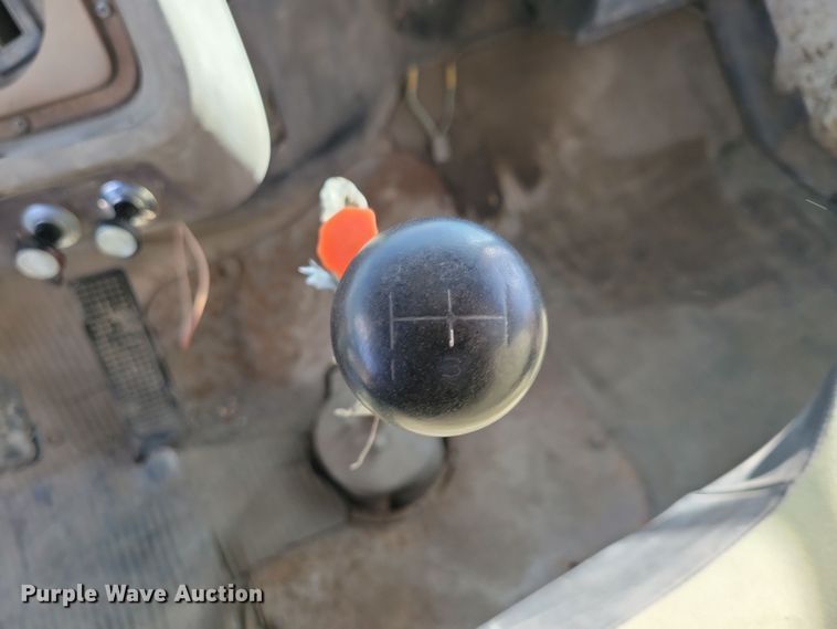 image for item NB9867 1978 Ford 700 flatbed truck