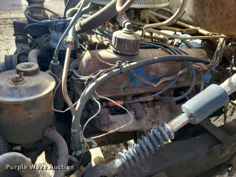 image for item NB9867 1978 Ford 700 flatbed truck