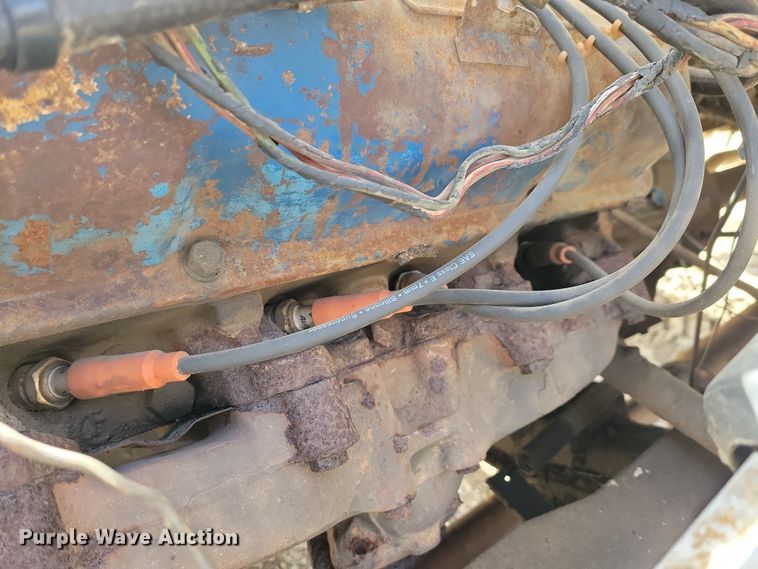 image for item NB9867 1978 Ford 700 flatbed truck