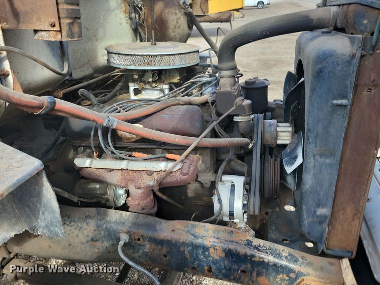 image for item NB9867 1978 Ford 700 flatbed truck