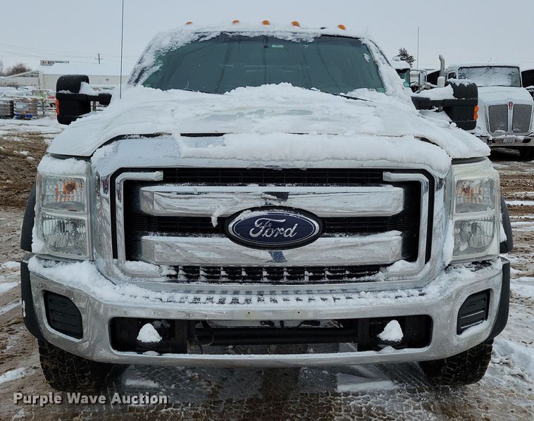 image for item NB9876 2016 Ford F450 Super Duty Crew Cab flatbed truck