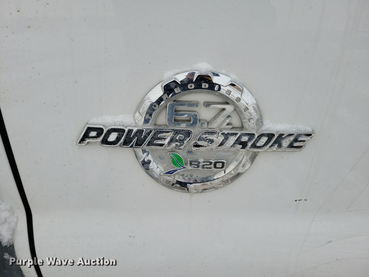 image for item NB9876 2016 Ford F450 Super Duty Crew Cab flatbed truck