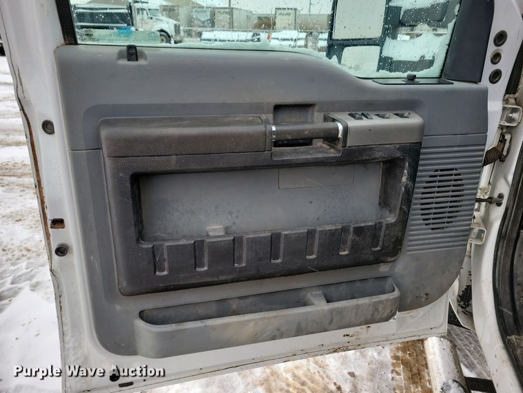 image for item NB9876 2016 Ford F450 Super Duty Crew Cab flatbed truck