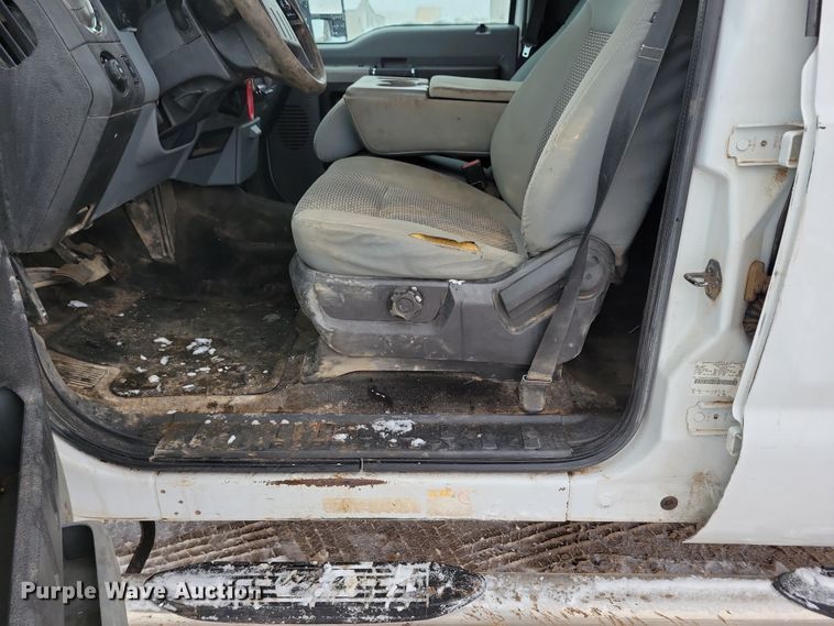 image for item NB9876 2016 Ford F450 Super Duty Crew Cab flatbed truck