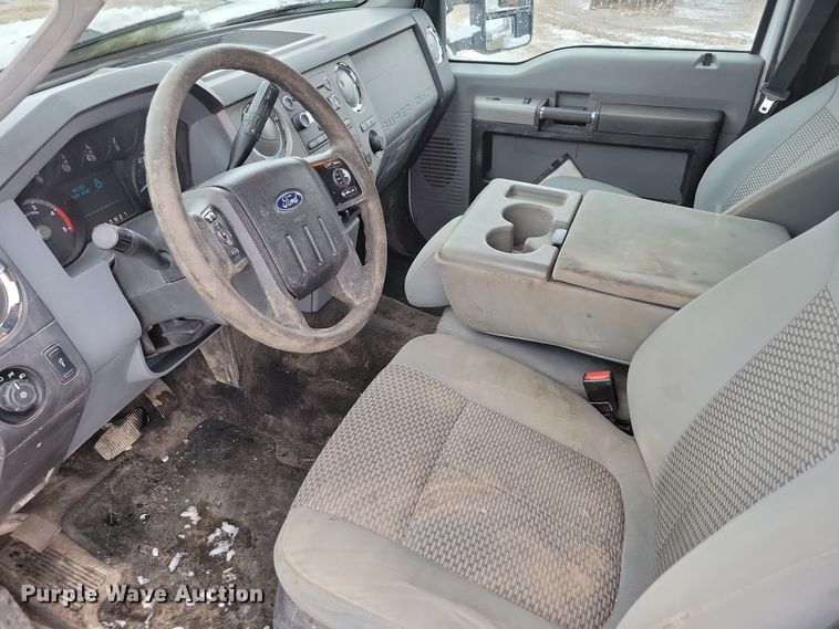 image for item NB9876 2016 Ford F450 Super Duty Crew Cab flatbed truck