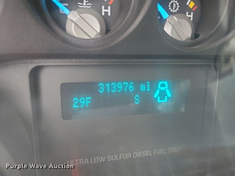 image for item NB9876 2016 Ford F450 Super Duty Crew Cab flatbed truck