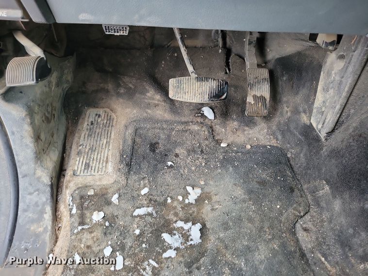 image for item NB9876 2016 Ford F450 Super Duty Crew Cab flatbed truck