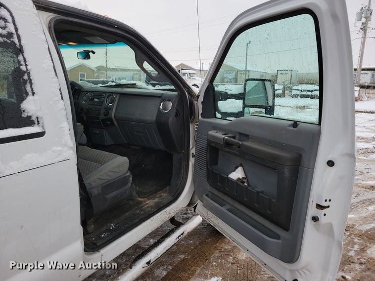 image for item NB9876 2016 Ford F450 Super Duty Crew Cab flatbed truck