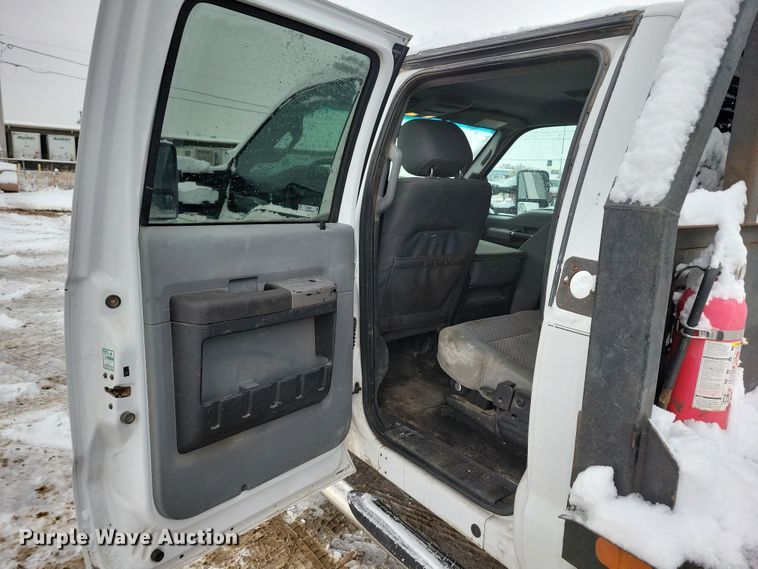 image for item NB9876 2016 Ford F450 Super Duty Crew Cab flatbed truck