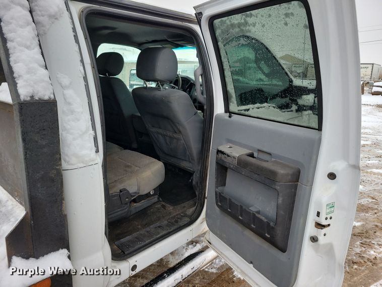 image for item NB9876 2016 Ford F450 Super Duty Crew Cab flatbed truck