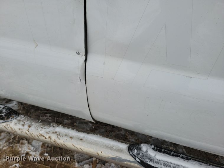 image for item NB9876 2016 Ford F450 Super Duty Crew Cab flatbed truck