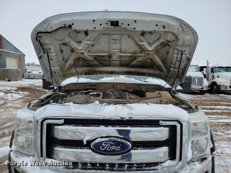 image for item NB9876 2016 Ford F450 Super Duty Crew Cab flatbed truck