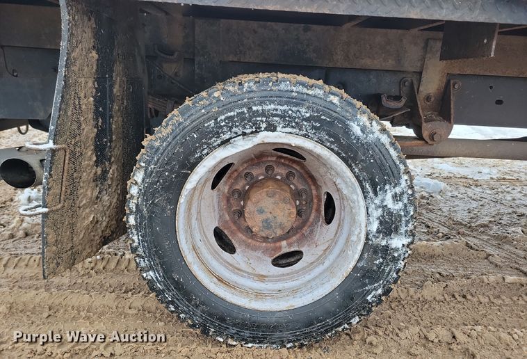 image for item NB9876 2016 Ford F450 Super Duty Crew Cab flatbed truck