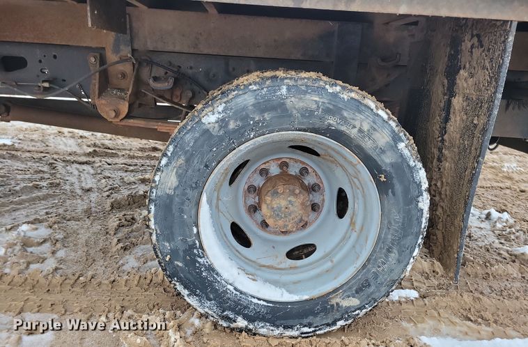 image for item NB9876 2016 Ford F450 Super Duty Crew Cab flatbed truck