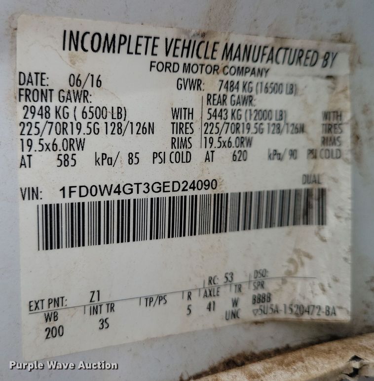 image for item NB9876 2016 Ford F450 Super Duty Crew Cab flatbed truck