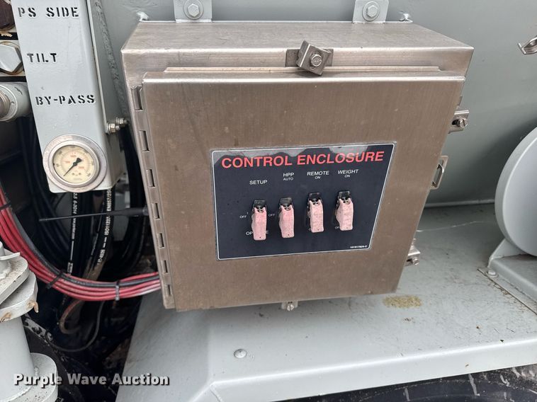 image for item NN9557 2014 Mertz Manufacturing 101893543 sand silo trailer