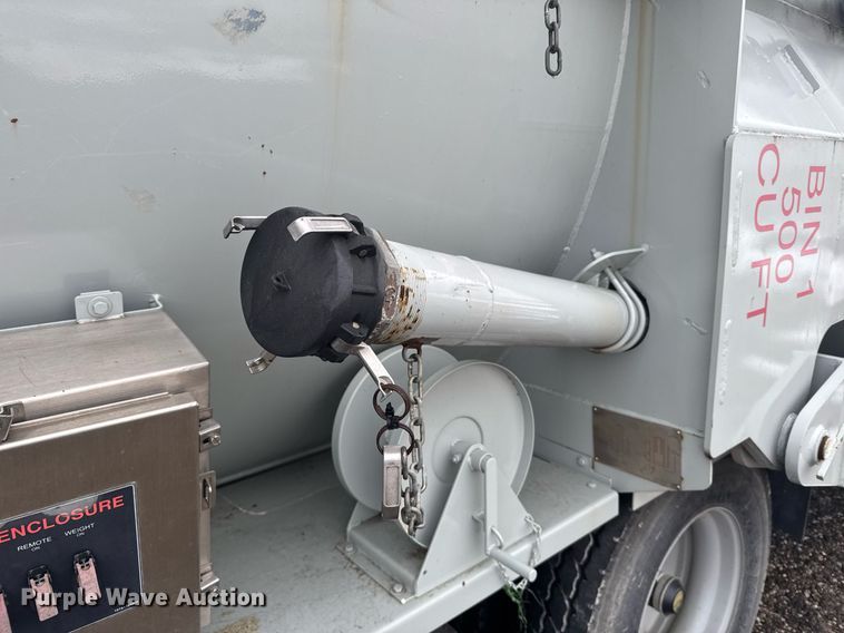 image for item NN9557 2014 Mertz Manufacturing 101893543 sand silo trailer