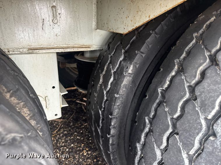 image for item NN9557 2014 Mertz Manufacturing 101893543 sand silo trailer