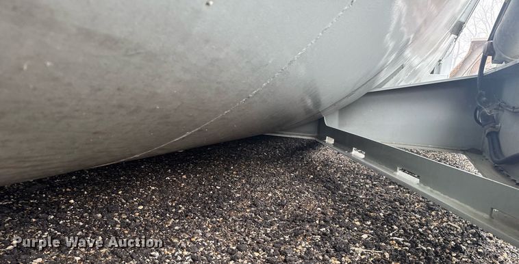 image for item NN9557 2014 Mertz Manufacturing 101893543 sand silo trailer