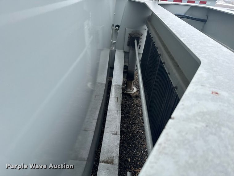 image for item NN9557 2014 Mertz Manufacturing 101893543 sand silo trailer