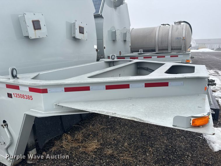 image for item NN9557 2014 Mertz Manufacturing 101893543 sand silo trailer