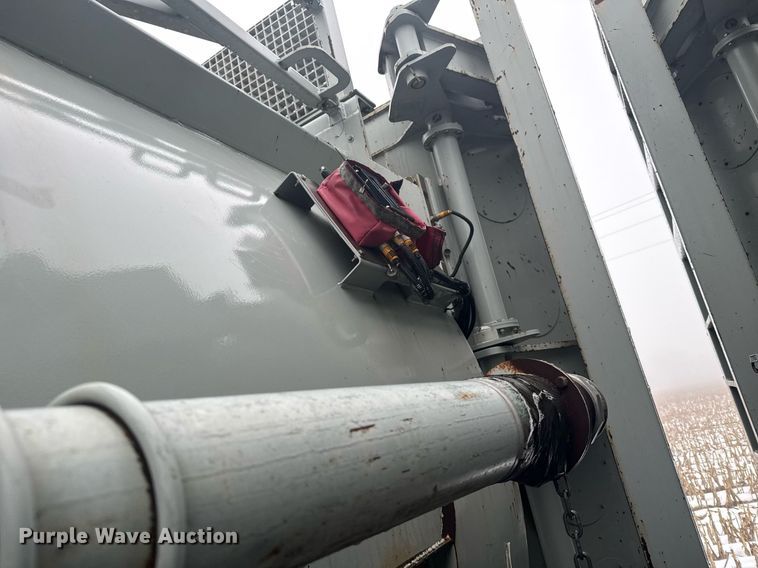 image for item NN9557 2014 Mertz Manufacturing 101893543 sand silo trailer