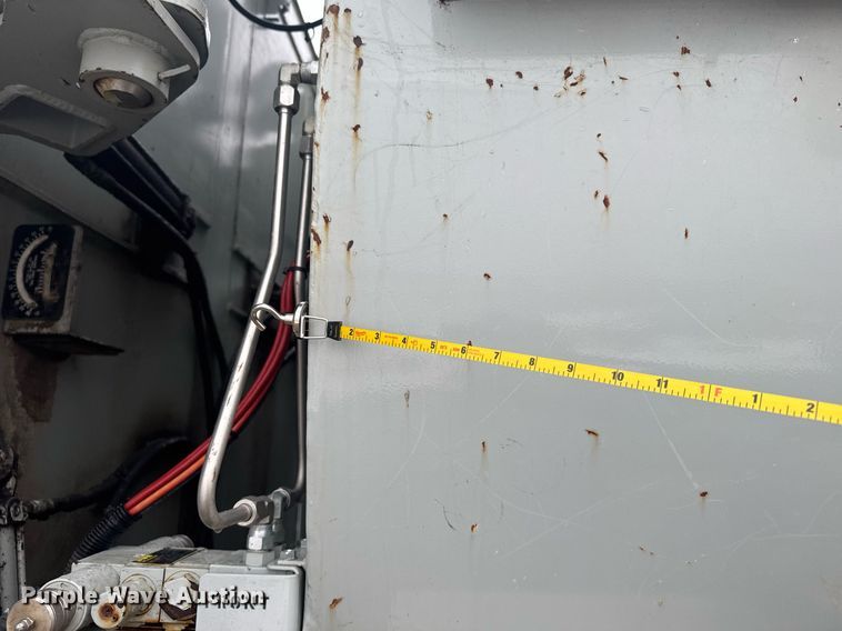 image for item NN9557 2014 Mertz Manufacturing 101893543 sand silo trailer