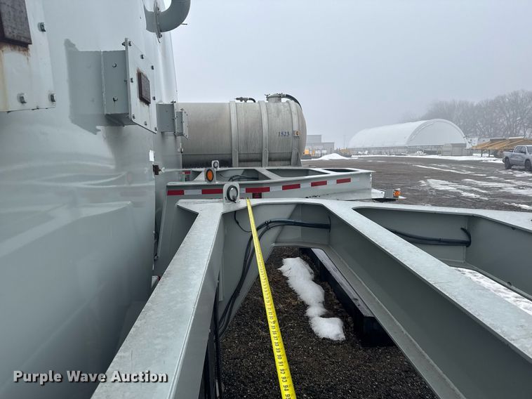 image for item NN9557 2014 Mertz Manufacturing 101893543 sand silo trailer